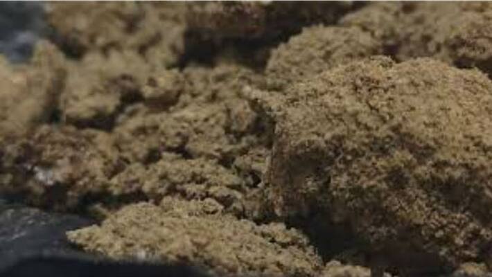 women are putting tobacco in their vaginas in west africa women are putting tobacco in their vaginas in west africa