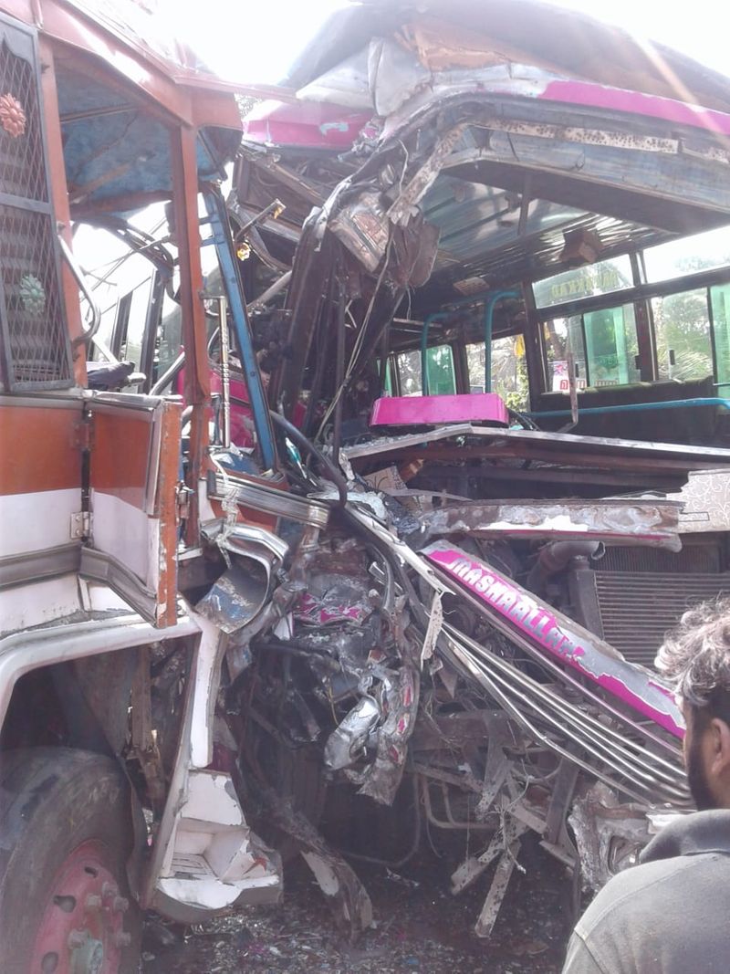 one death malappuram bus lorry accident photo story