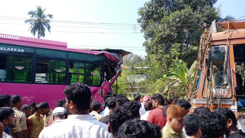 one death malappuram bus lorry accident photo story