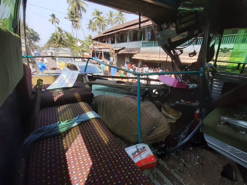 one death malappuram bus lorry accident photo story