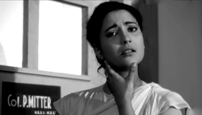 স্বামীর পদবী ব্যবহার করে করে আজীবন নিজের মর্জিতে চলা খুব একটা সহজ ছিল না। সেই দক্ষতাও তিনি দেখিয়েছেন।