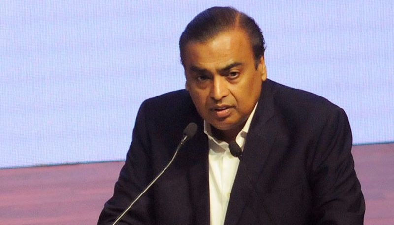 मुकेश अंबानी सितंबर तक होने वाली की रिलायंस के अगले शेयरधारकों की बैठक से पहले इस समझौते पर हस्ताक्षर करना चाहते हैं।