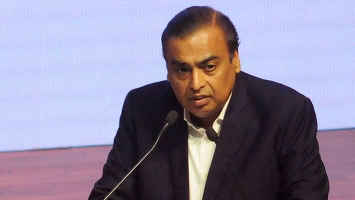 CISF jawan accidentally shoots himself outside Ambani house CISF jawan accidentally shoots himself outside Ambani house