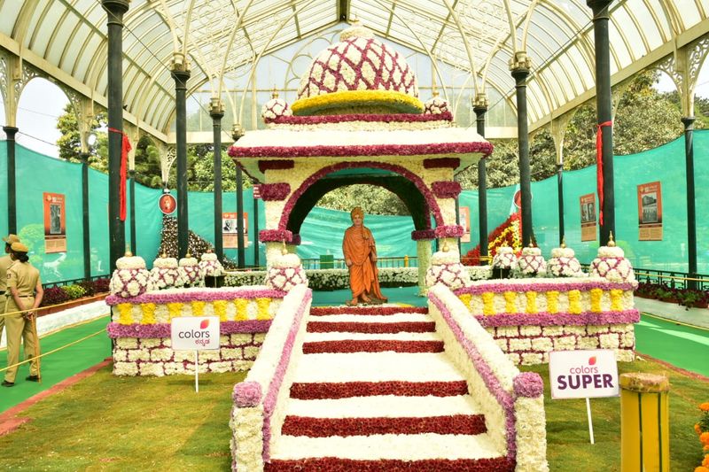 CM BSY inaugurates republic day 211th flower show In lalbagh at Bengaluru