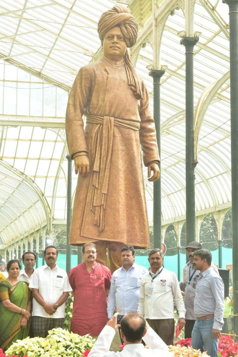 CM BSY inaugurates republic day 211th flower show In lalbagh at Bengaluru