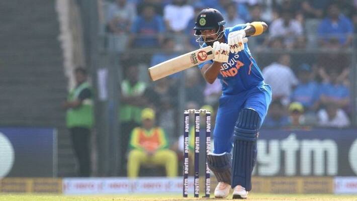Indi vs Australia, 3rd ODI: Shikhar Dhawan injured and Rahul donned the role of opener Indi vs Australia, 3rd ODI: Shikhar Dhawan injured and Rahul donned the role of opener