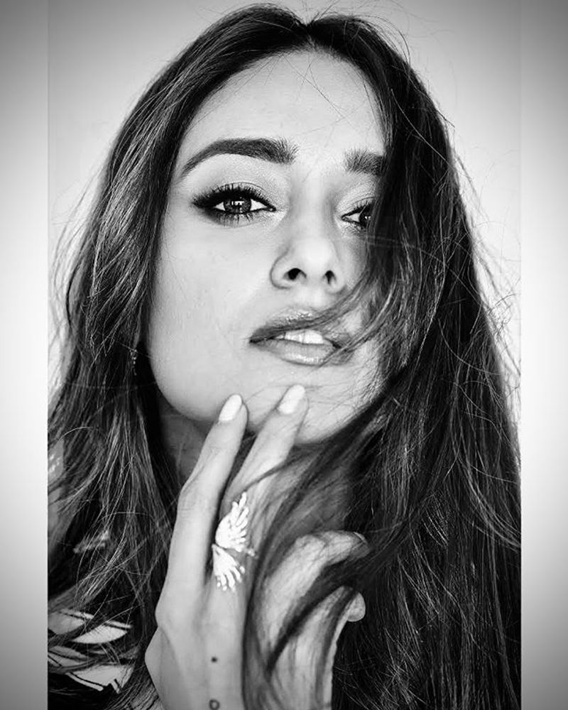 Heroine Ileana D'Cruz latest Instagram photos