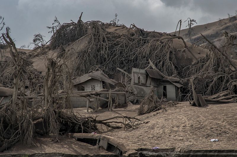 philippines taal vlovano eruptions photo story