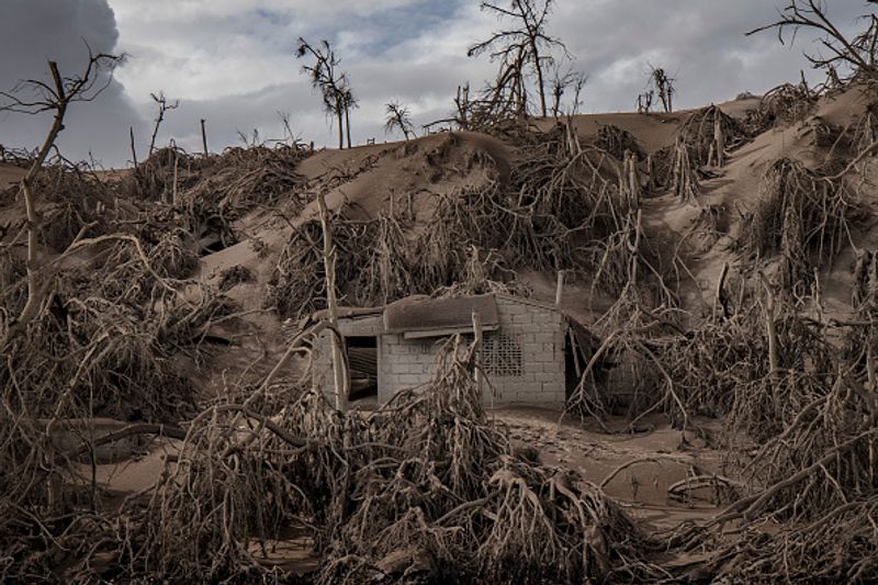 philippines taal vlovano eruptions photo story