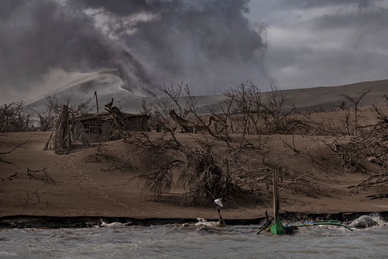 philippines taal vlovano eruptions photo story