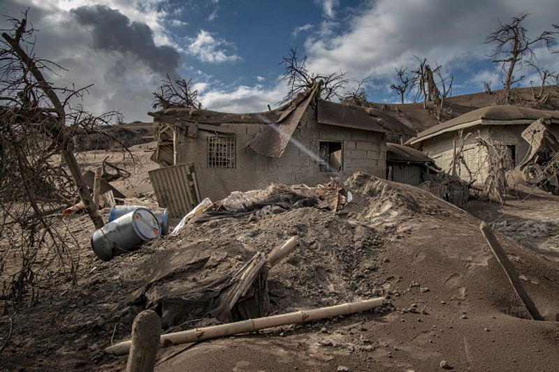 philippines taal vlovano eruptions photo story