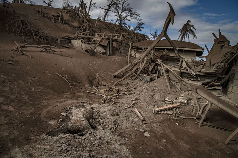 philippines taal vlovano eruptions photo story