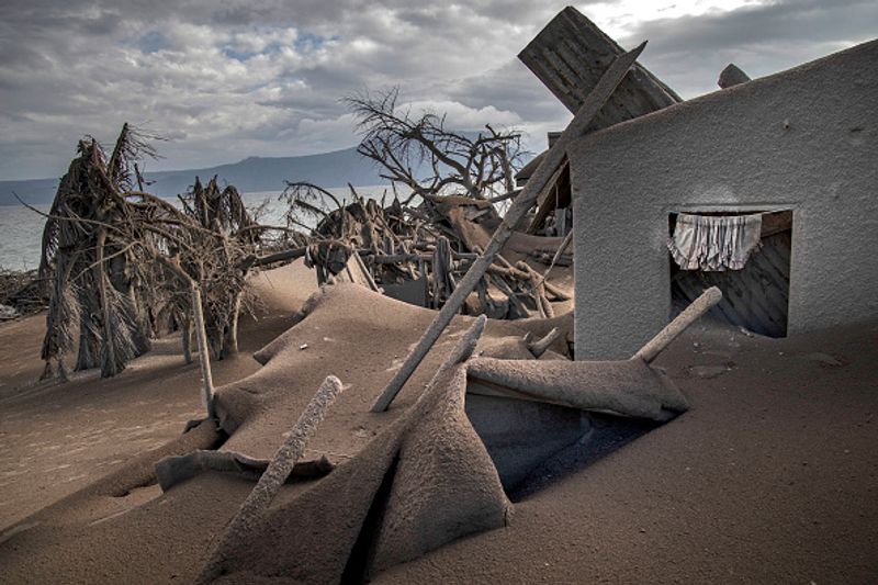 philippines taal vlovano eruptions photo story