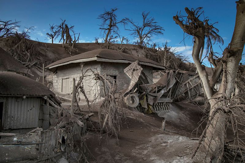 philippines taal vlovano eruptions photo story