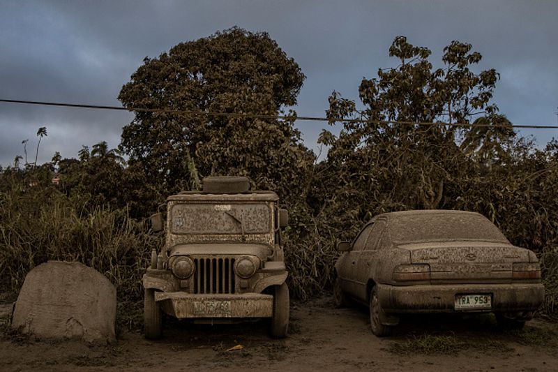 philippines taal vlovano eruptions photo story