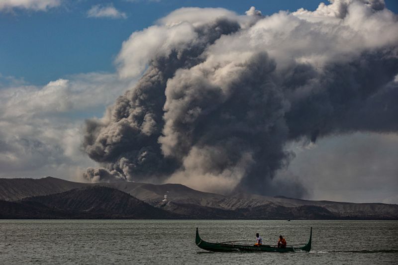 philippines taal vlovano eruptions photo story