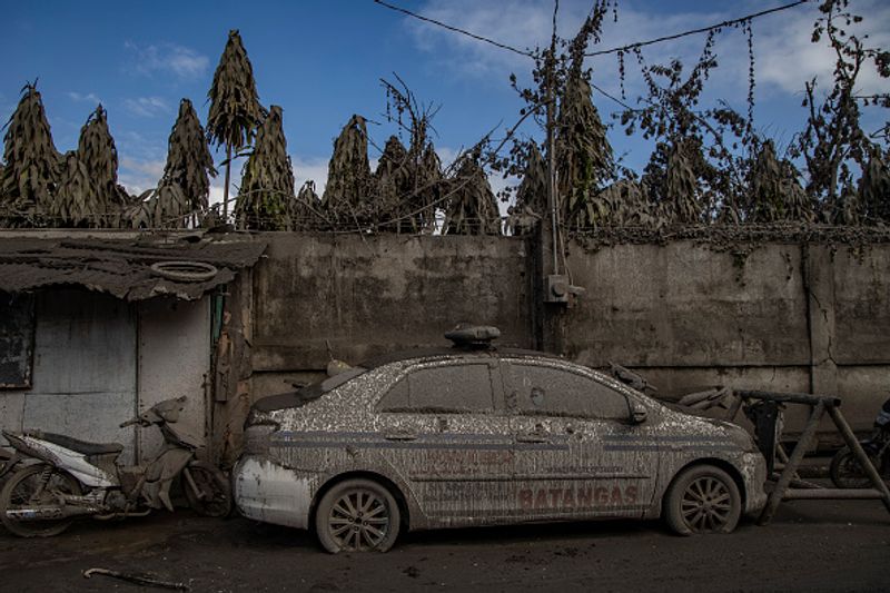 philippines taal vlovano eruptions photo story