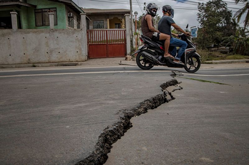 philippines taal vlovano eruptions photo story