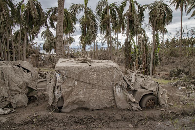 philippines taal vlovano eruptions photo story