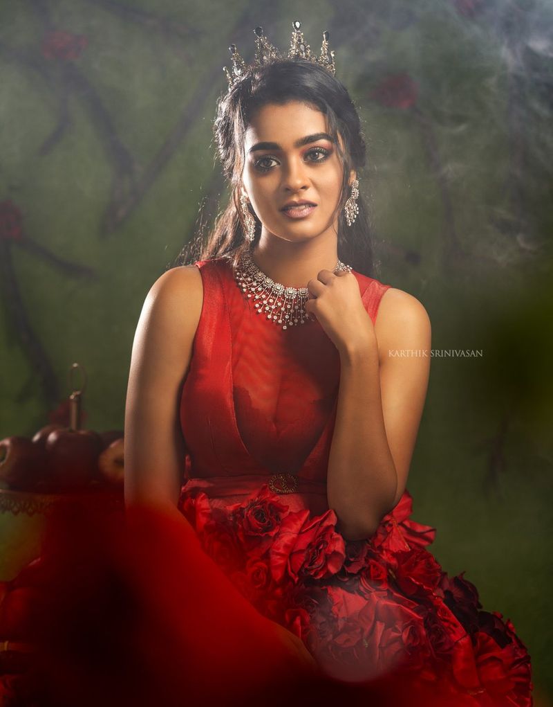 Simbu Jeeva Oviya aishwarya rajesh shruti haasan Give Pose to Celebrity Calendar