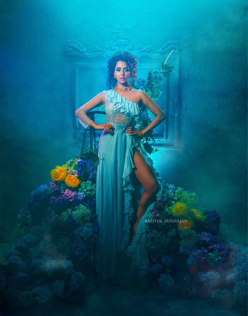 Simbu Jeeva Oviya aishwarya rajesh shruti haasan Give Pose to Celebrity Calendar