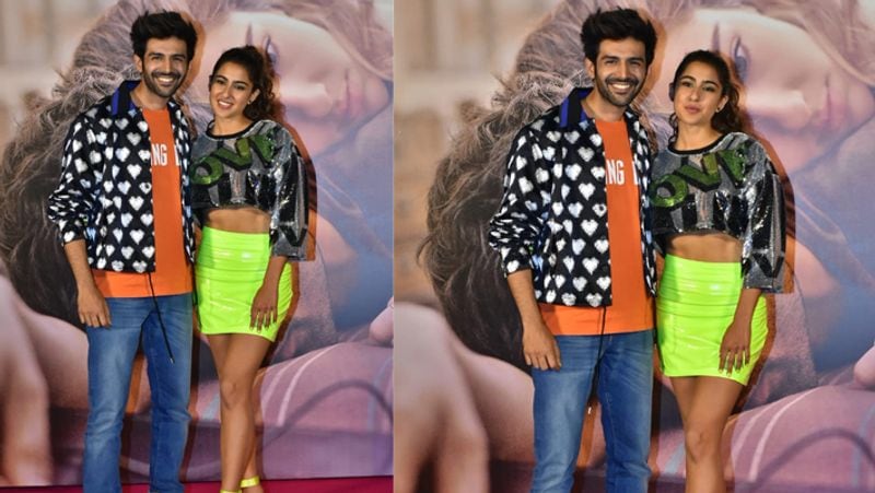 Kartik aaryan touch Sara ali khan feet in love aajkal 2 trailor launching Event here is the reactions KPY