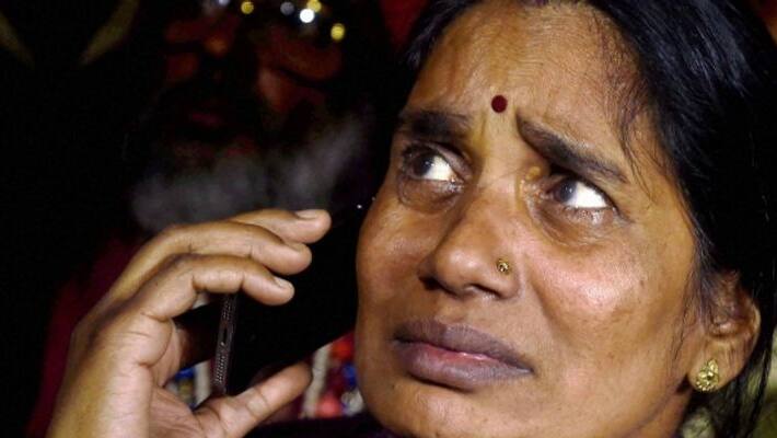 Nirbhaya mother Asha Devi says Convicts must be hanged one by one Nirbhaya mother Asha Devi says Convicts must be hanged one by one