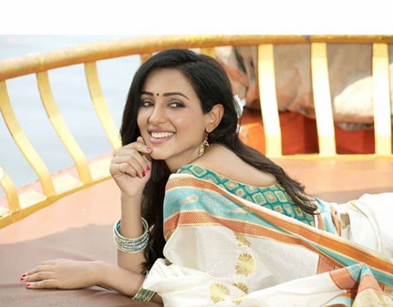 actress riya suman latest beautiful photo gallery