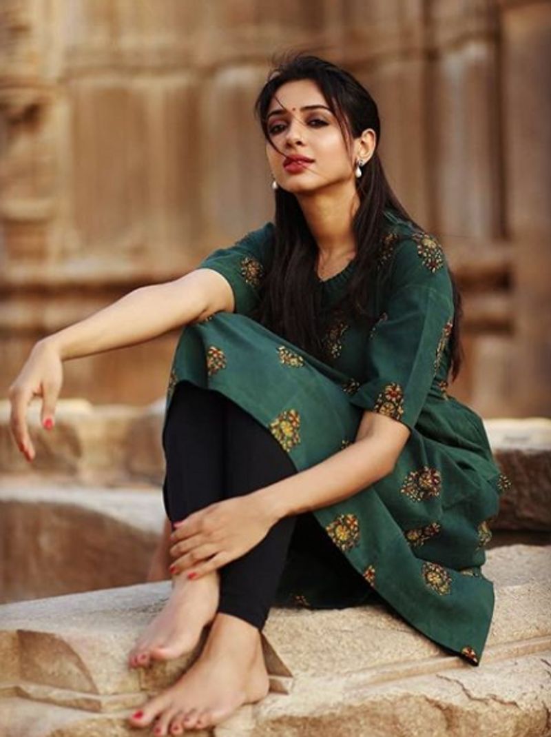 actress riya suman latest beautiful photo gallery