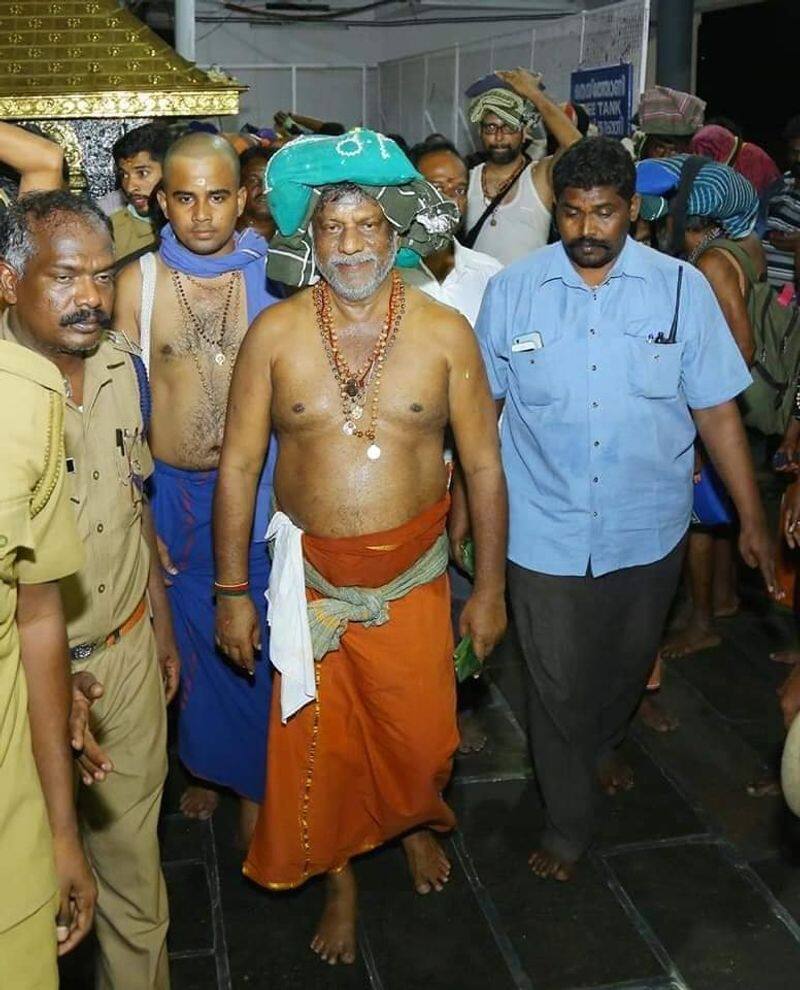 tamilnadu deputy cm paneer selvam at sabarimala
