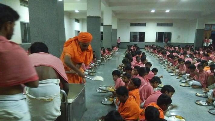 25 Lakh Devotees Have Prasada During Gavimath Fair in Koppal 25 Lakh Devotees Have Prasada During Gavimath Fair in Koppal
