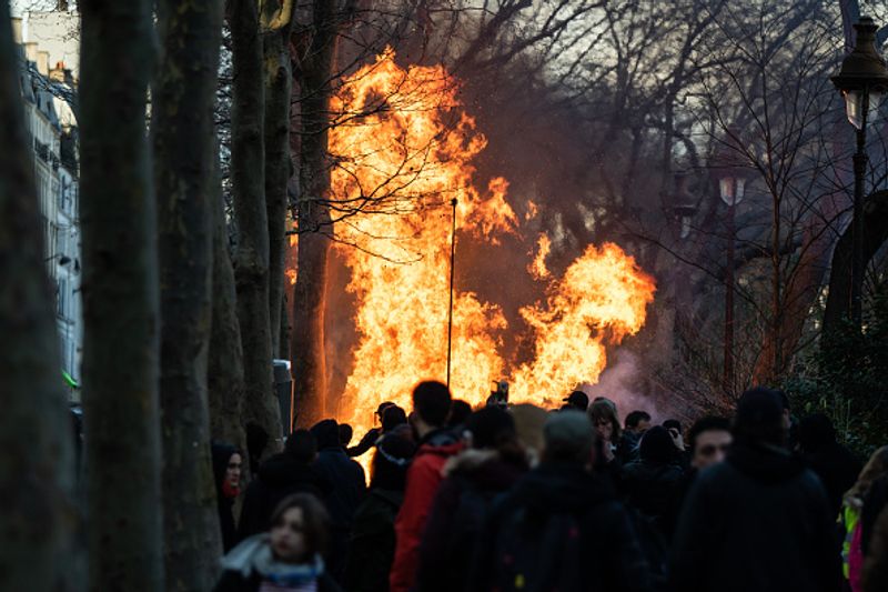 yellow vests protest against emmanuel macron french government