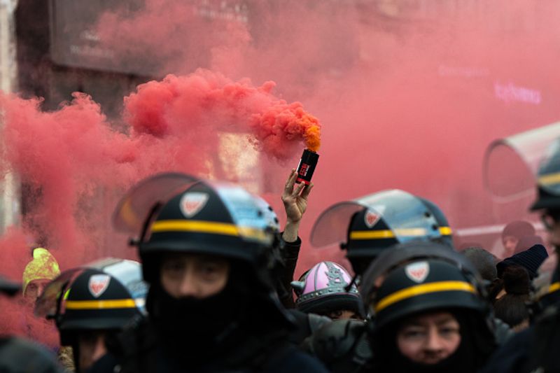 yellow vests protest against emmanuel macron french government