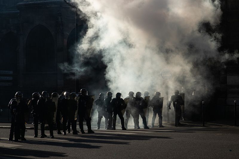 yellow vests protest against emmanuel macron french government