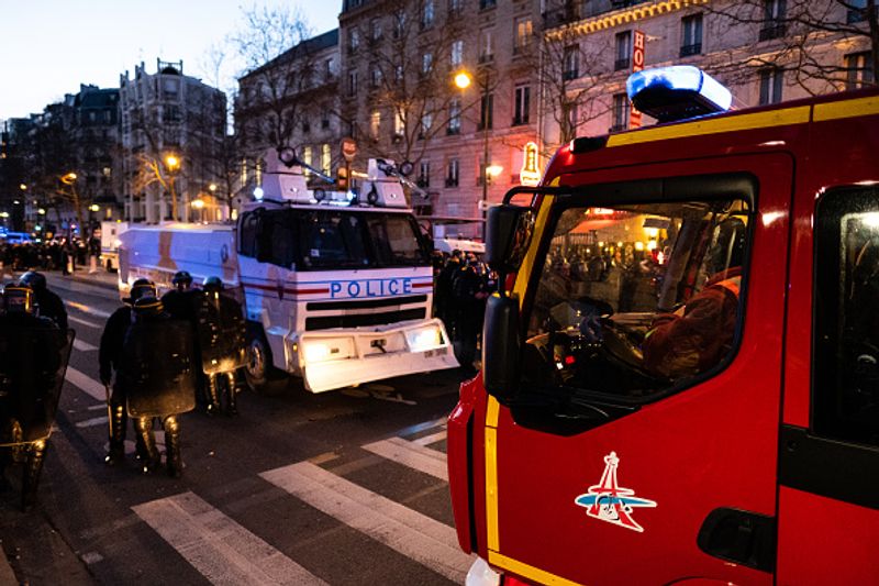yellow vests protest against emmanuel macron french government
