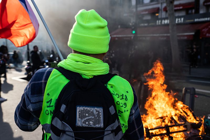 yellow vests protest against emmanuel macron french government