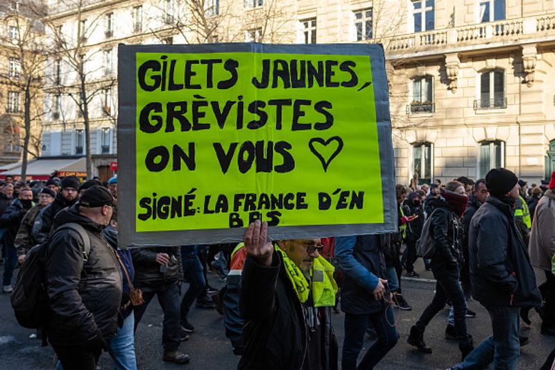 yellow vests protest against emmanuel macron french government
