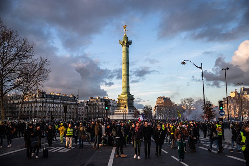 yellow vests protest against emmanuel macron french government