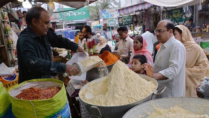 Wheat Flour Vanishes From Market In Pakistan Wheat Flour Vanishes From Market In Pakistan