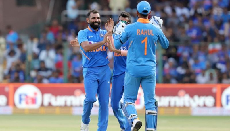 india need 289 runs to win against aussies in last odi