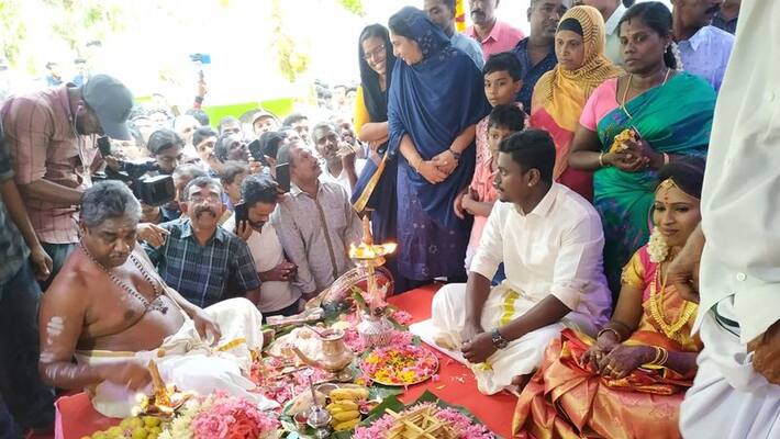 Hindu Couple Ties wedding Knot In Kerala jamaat mosque Hindu Couple Ties wedding Knot In Kerala jamaat mosque