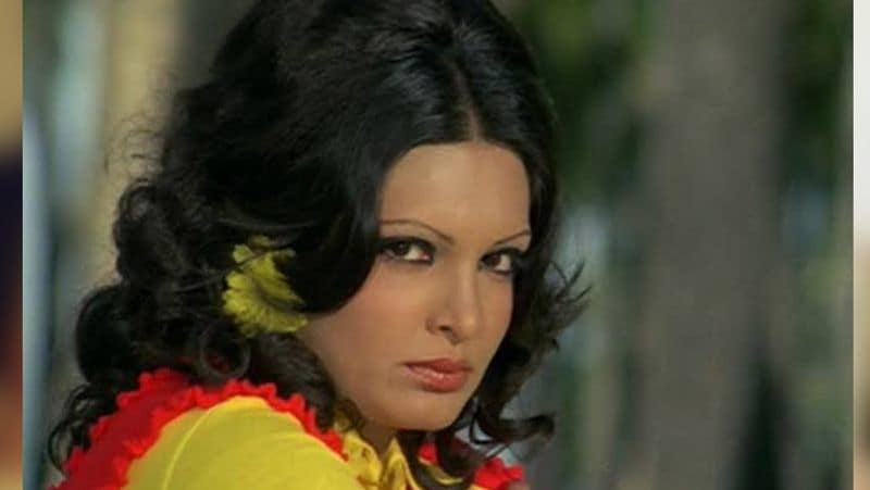 অল্প কিছুদিনের মধ্যে বিশ্বজোড়া খ্যাতির শীর্ষে পৌঁছে যেতেই তার শত্রুর সংখ্যাও বেড়ে গিয়েছিল। অনেককেই নিজের শত্রু ভাবতেন তিনি। ২০০৫ সালে ২০ জানুয়ারী মারা যান এই অভিনেত্রী। ব্যক্তিগত জীবনের টানাপোড়েনের কারণেই মানসিক অবসাদ ভুগে ডায়াবেটিসে আক্রান্ত হয়ে তিনি মারা যান। যদিওতার মৃত্যু নিয়ে এখনও রহস্য রয়েছে। কোনও রোগের কারণেই তিনি মারা গেছেন নাকি মানসিক অবসাদ থেকে আত্মহত্যা করেছিলেন, তা নিয়ে এখনও ধোঁয়াশা কাটেনি।