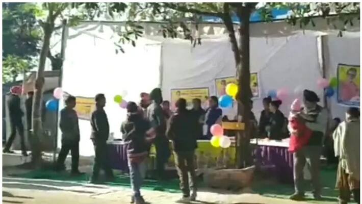 children and parents waited two hours for minister in anti-Polio Camp children and parents waited two hours for minister in anti-Polio Camp
