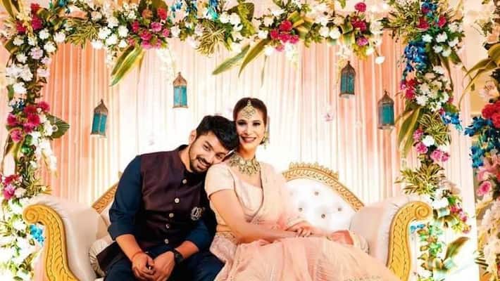 bigboss star mahath give the sweet gift for her wife bigboss star mahath give the sweet gift for her wife