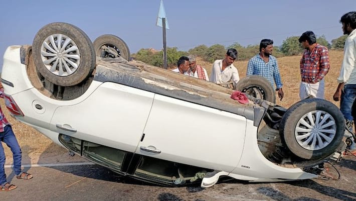 Car Accident Near Lingsugur in Raichuru Two People Dead Car Accident Near Lingsugur in Raichuru Two People Dead