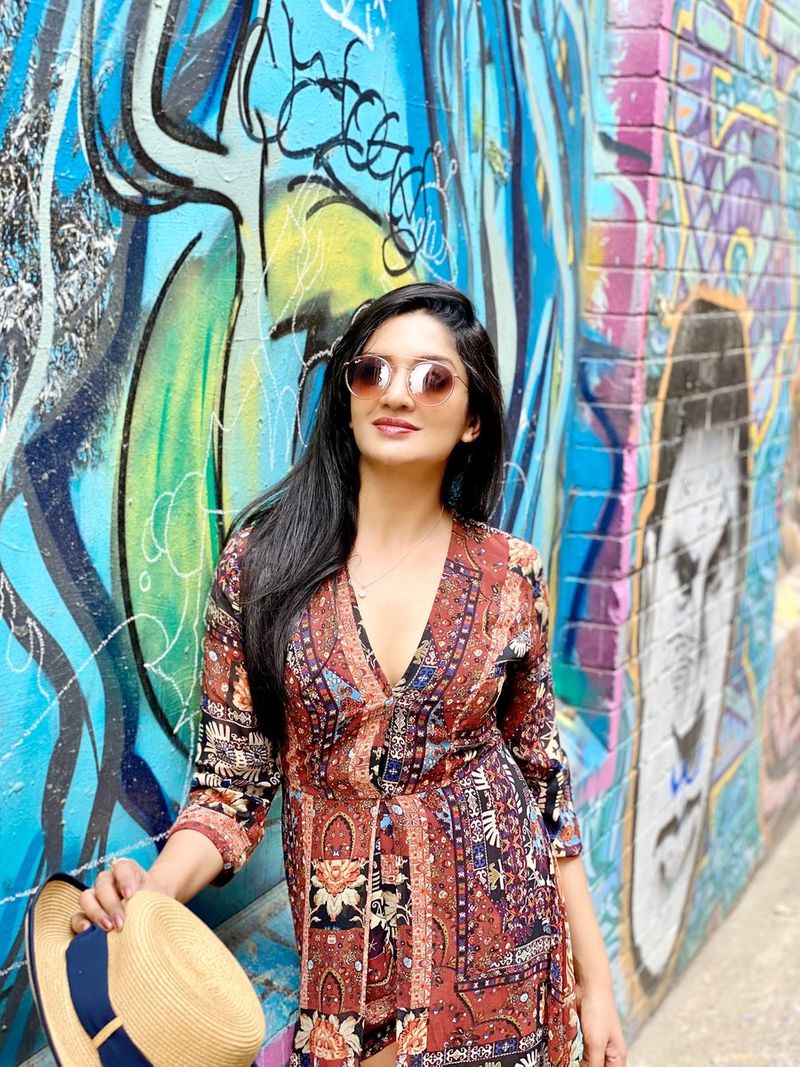 Actress Vimala Raman Hot Photo Shoot Going Viral