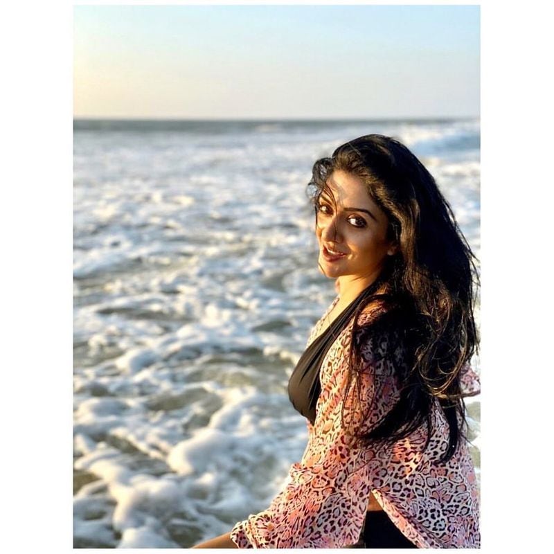 Actress Vimala Raman Hot Photo Shoot Going Viral