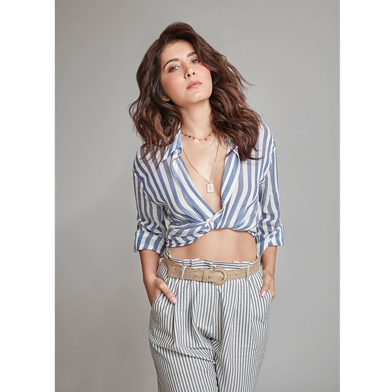 Heroine Raashi Khanna Stunning pics goes viral