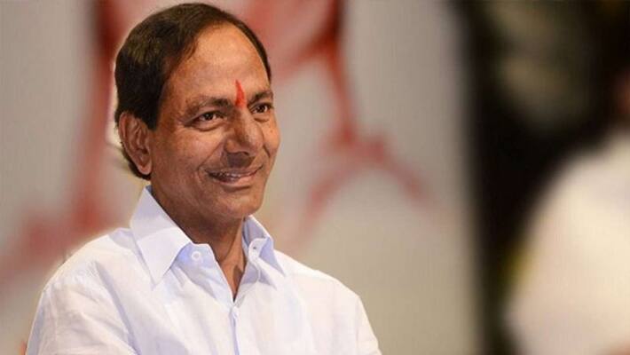 Telangana CM KCR takes lunch at Kadiam Srihari residence Telangana CM KCR takes lunch at Kadiam Srihari residence