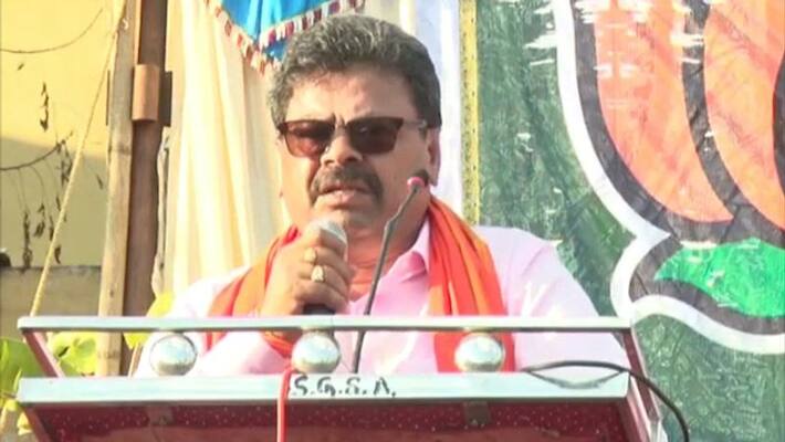 renukacharya Hits Out at Ex MLA shantana-gowda over pooja in covid center rbj renukacharya Hits Out at Ex MLA shantana-gowda over pooja in covid center rbj
